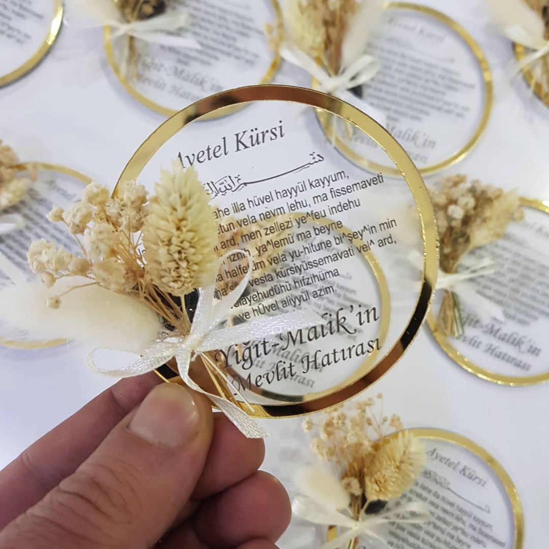 lorasivas_1632758054 Kişiye Özel Ayetel Kürsi Pleksi Nikah Şekeri – Kuru Çiçekli Söz ve Nişan Hatırası