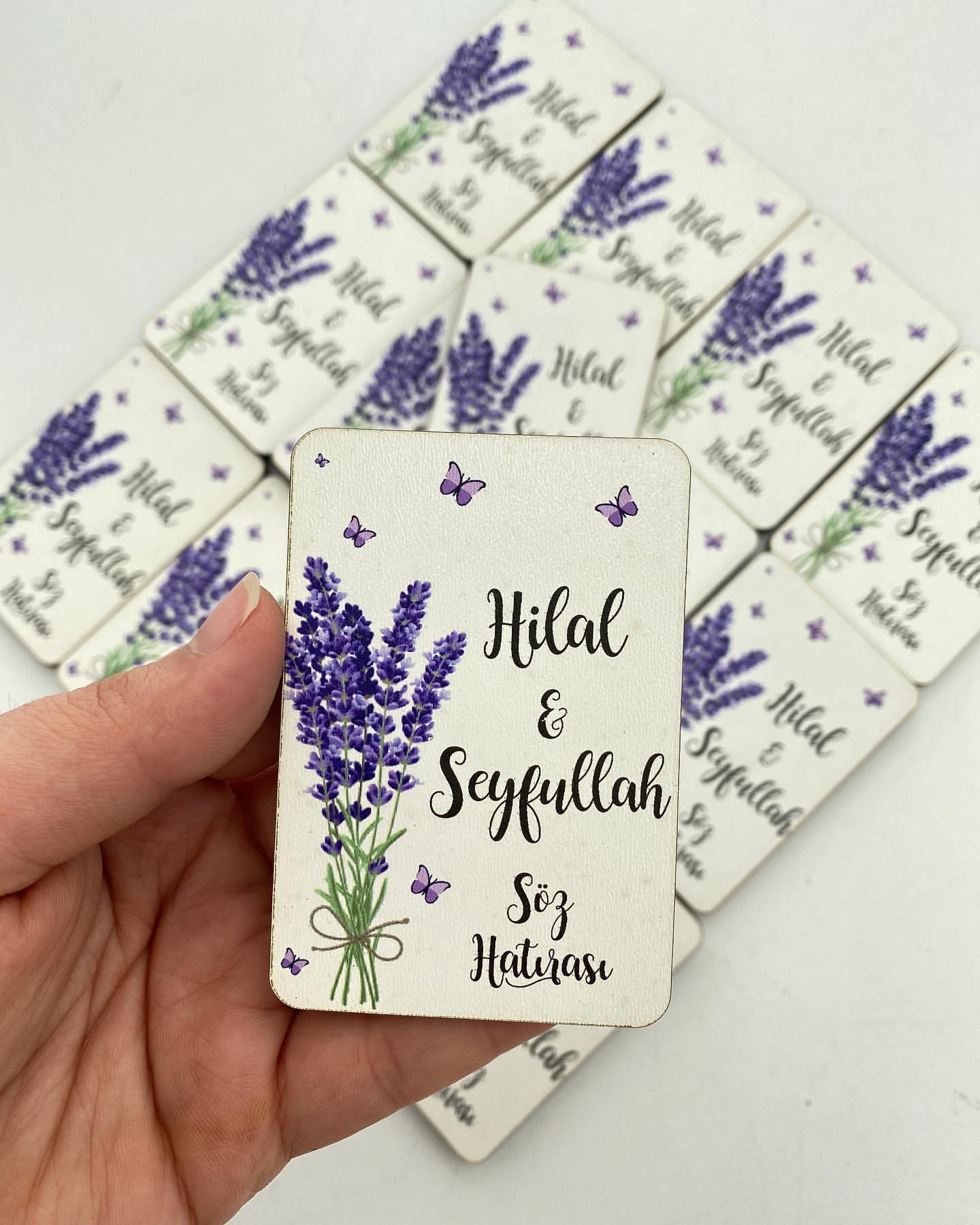 Ahşap Ucuz Nikah Şekeri Ahşap Magnet - Mor Çiçekli