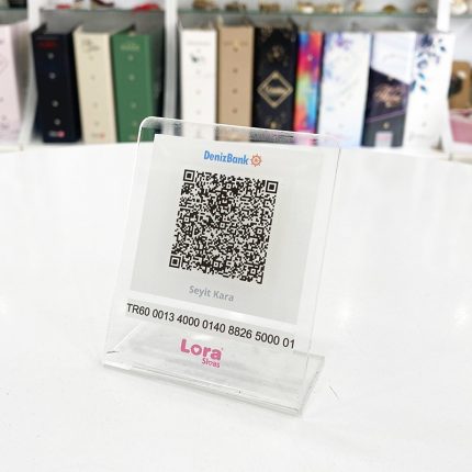 Iban Paylaşımı Için Qr Destekli Masa Üzeri Pleksi Stand