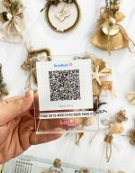 Iban Paylaşımı Için Qr Destekli Masa Üzeri Pleksi Stand