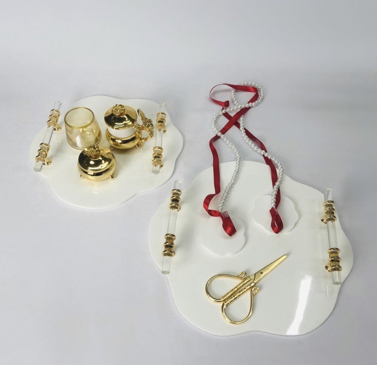 IMG_9253 Söz Nişan Tepsisi Seti – Pleksi Gold Detaylı Yüzük Tepsisi ve Makaslı Kurdela Seti