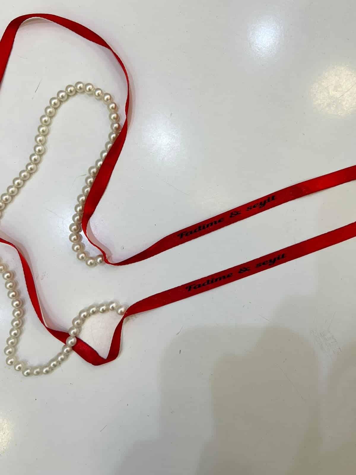 Kişiye Özel İsimli Kurdale -kırmızı Kişiye Özel İsim Baskılı Saten Kurdele | Nikah, Düğün ve Söz Hediyelik Kurdelesi